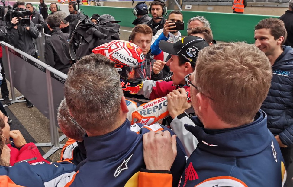 Оба Маркеса - Алекс и Марк выиграли Гран-При Франции, в MotoGP и Moto2 Оба Маркеса - Алекс и Марк выиграли Гран-При Франции, в MotoGP и Moto2