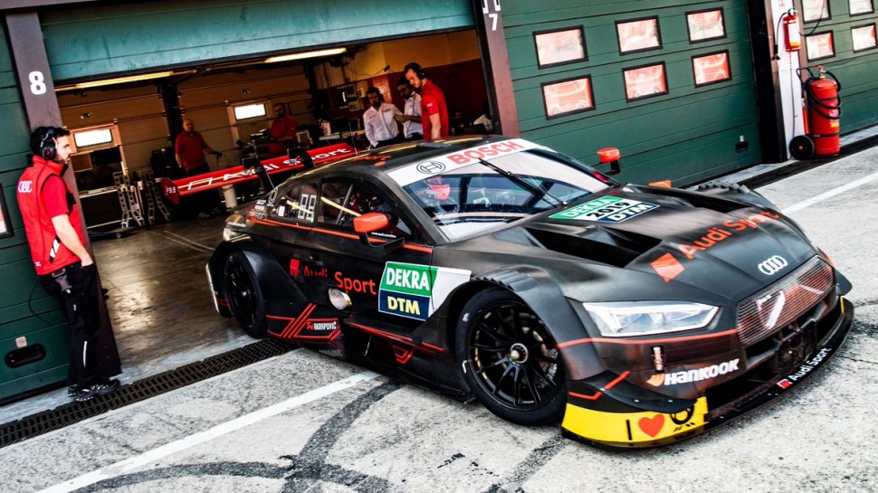 Андреа Довициозо за рулем болида AUDI RS 5 DTM на тестах в Мизано Андреа Довициозо за рулем болида AUDI RS 5 DTM на тестах в Мизано