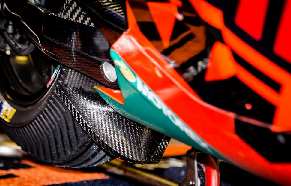 Аэродинамическая ложка KTM - теперь она выглядит так Аэродинамическая ложка KTM - теперь она выглядит так
