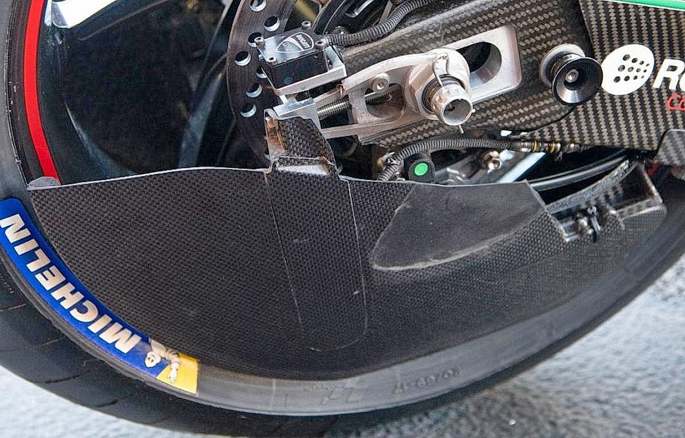 Сюрприз от Луиджи: новый спойлер на заднем колесе Ducati Desmosedici Сюрприз от Луиджи: новый спойлер на заднем колесе Ducati Desmosedici