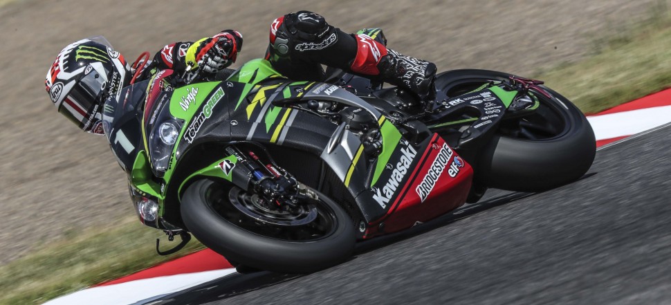 Джонатан Рэй на борту Kawasaki ZX-10RR команды Team Green Kawasaki Джонатан Рэй на борту Kawasaki ZX-10RR команды Team Green Kawasaki