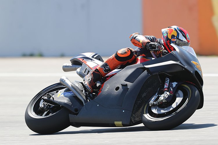 KTM делает новый шаг вперед с новым шасси RC16 KTM делает новый шаг вперед с новым шасси RC16