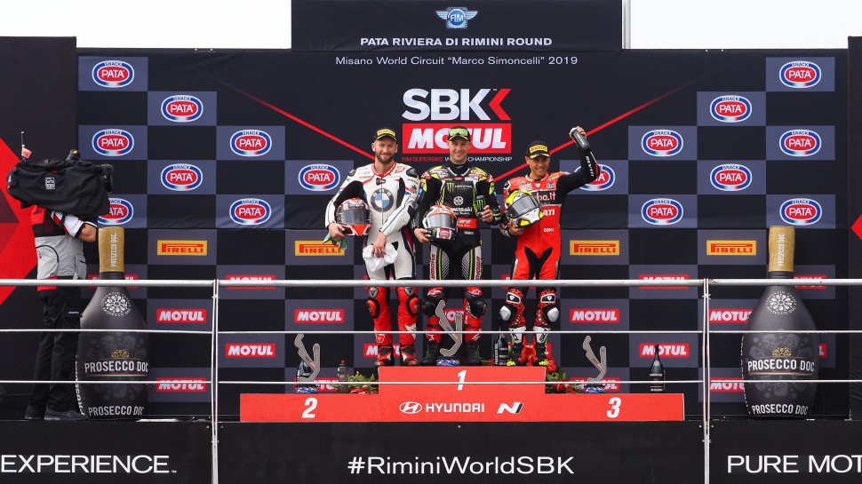 Бывшие напарники по Kawasaki Racing Team снова на подиуме 1-2, Баутиста замкнул тройку Бывшие напарники по Kawasaki Racing Team снова на подиуме 1-2, Баутиста замкнул тройку
