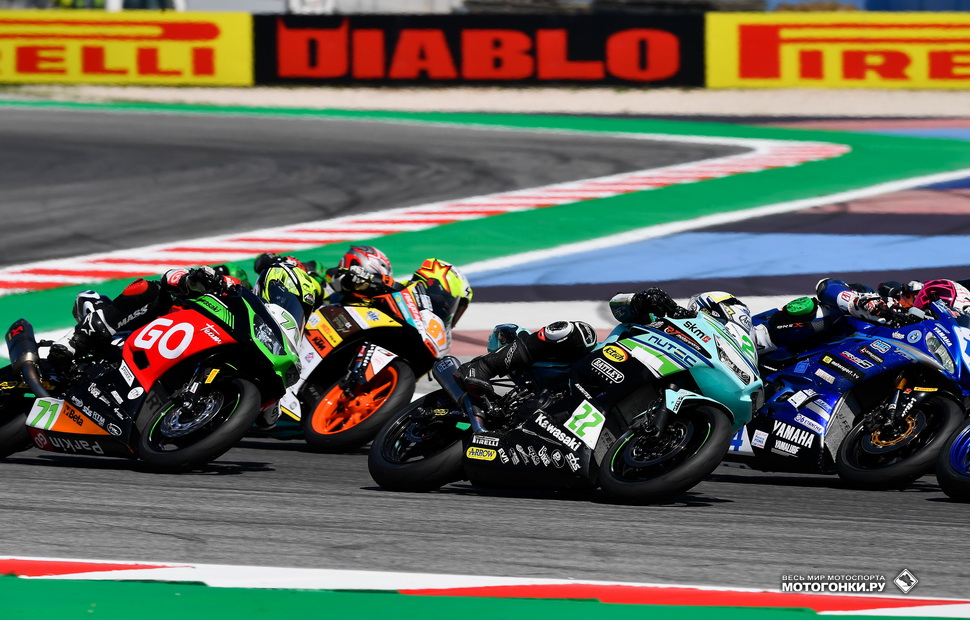 Первые повороты Misano World Circuit: старт гонки WorldSSP300 Первые повороты Misano World Circuit: старт гонки WorldSSP300