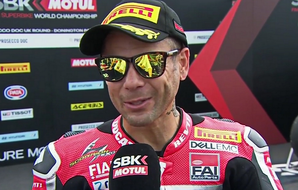 Альваро Баутиста признался, что Ducati V4 R совершенно не подходит для Donington Park Альваро Баутиста признался, что Ducati V4 R совершенно не подходит для Donington Park