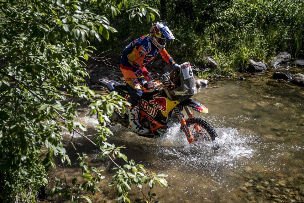 Сэм Сандерлен из KTM Factory Racing выигрывает СУ2 ралли Шелковый Путь Сэм Сандерлен из KTM Factory Racing выигрывает СУ2 ралли Шелковый Путь