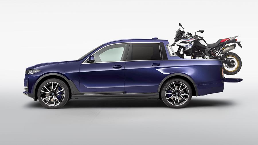 Концепт BMW X7 G07 Pick-Up с мотоциклом BMW R850GS в кузове Концепт BMW X7 G07 Pick-Up с мотоциклом BMW R850GS в кузове