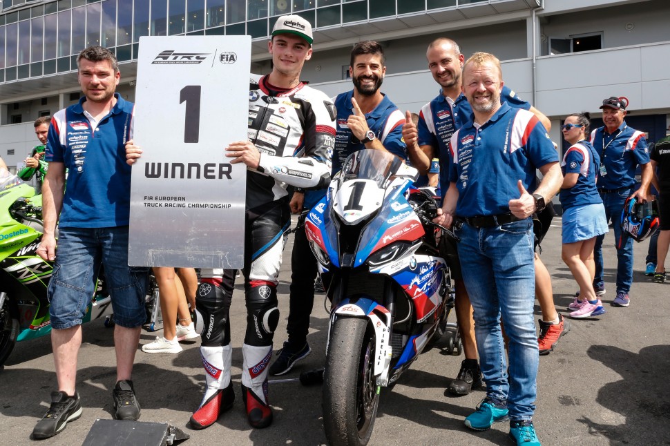 Илья Михальчик, чемпион IDM Superbike 2018 года, Alpha Racing-Van Zon-BMW Илья Михальчик, чемпион IDM Superbike 2018 года, Alpha Racing-Van Zon-BMW