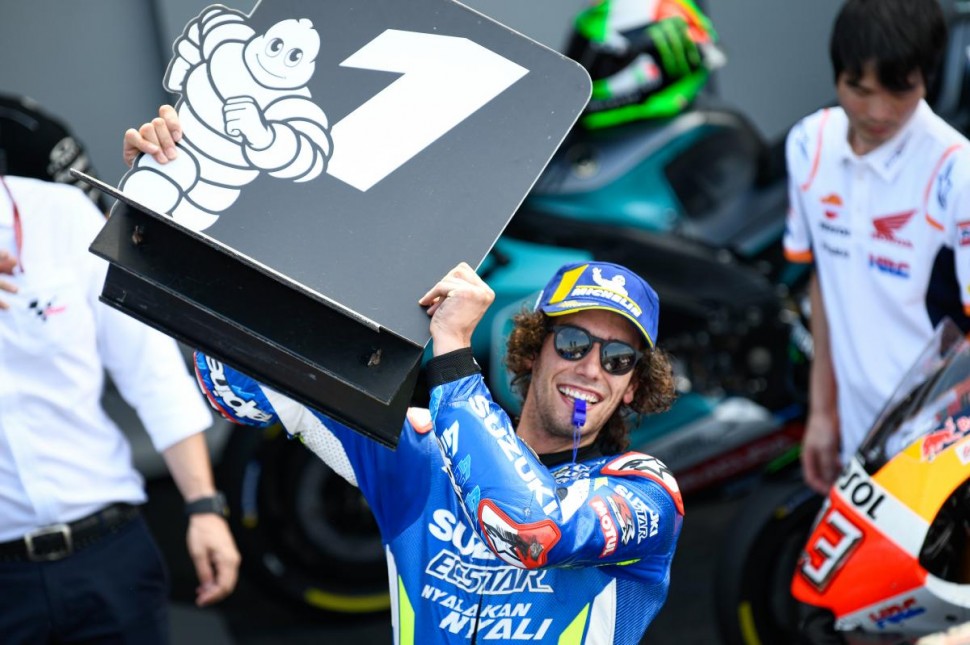 Алекс Ринс взял вторую победу с начала сезона 2019 года - вторую для Suzuki в Silverstone с 2016 года Алекс Ринс взял вторую победу с начала сезона 2019 года - вторую для Suzuki в Silverstone с 2016 года