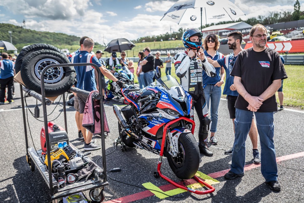 Илья Михальчик, чемпион IDM Superbike 2018 года, Alpha Racing-Van Zon-BMW Илья Михальчик, чемпион IDM Superbike 2018 года, Alpha Racing-Van Zon-BMW