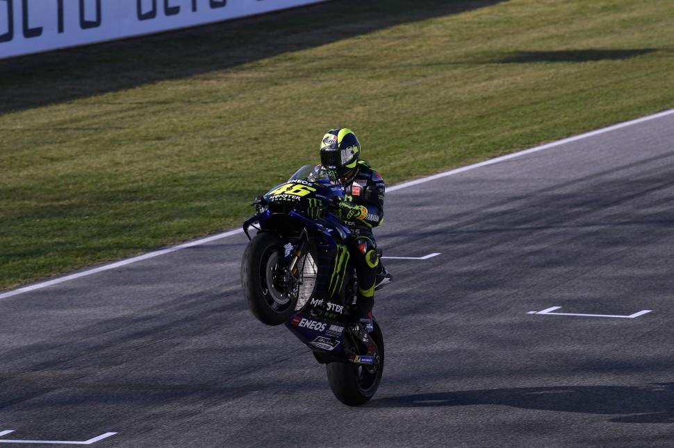 Заезд завершился на Misano World Circuit, где Валентино начал свою гоночную карьеру почти 30 лет назад Заезд завершился на Misano World Circuit, где Валентино начал свою гоночную карьеру почти 30 лет назад