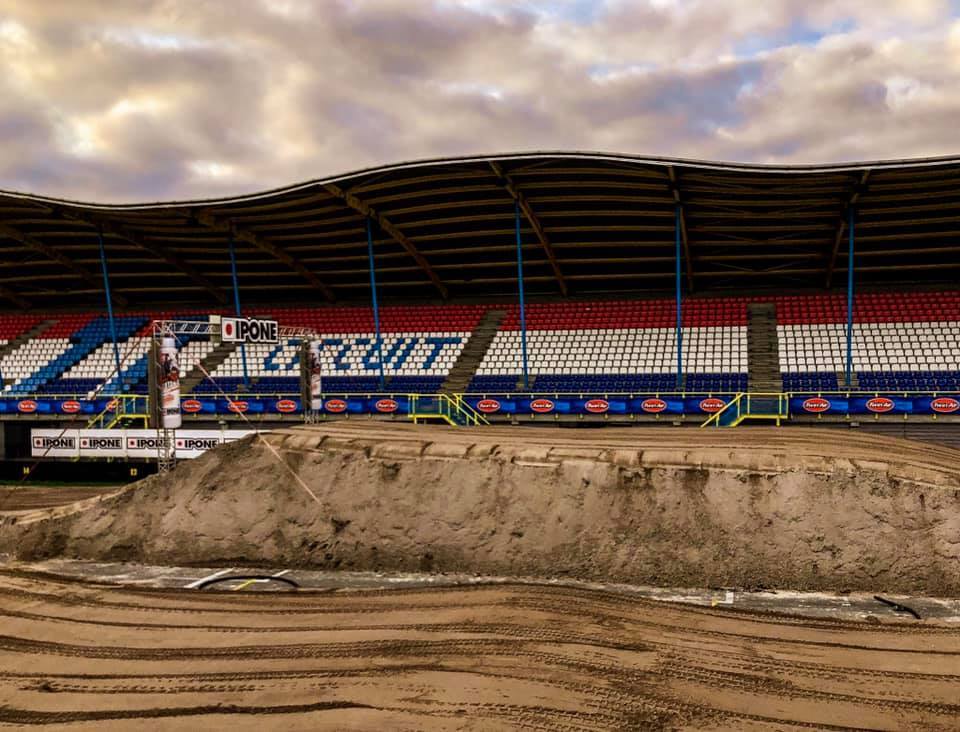 С трибун открывается прекрасный вид на всю трассу MXoN-2019 С трибун открывается прекрасный вид на всю трассу MXoN-2019