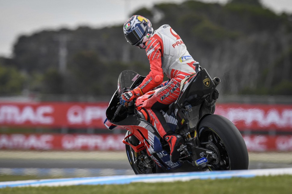 Заводские пилоты Ducati окопались в ТОП-5 по итогам пятницы Заводские пилоты Ducati окопались в ТОП-5 по итогам пятницы
