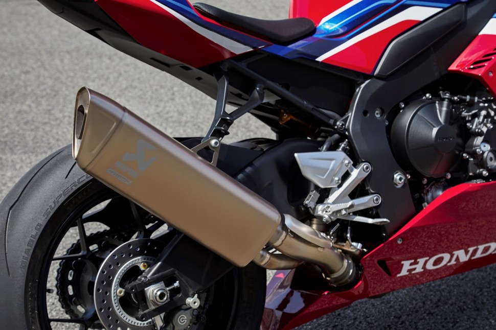 Выпуск для Honda Fireblade CBR1000RR-R (2020) разработан Akrapovic Выпуск для Honda Fireblade CBR1000RR-R (2020) разработан Akrapovic