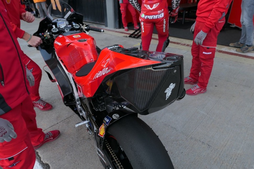 Новый Ducati Desmosedici GP20 испытан на FP1 Гран-При Валенсии Новый Ducati Desmosedici GP20 испытан на FP1 Гран-При Валенсии