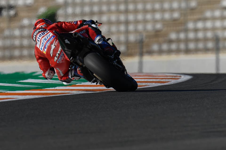 12-14 повороты Ricardo Tormo Circuit - это один большой, скоростной вираж 12-14 повороты Ricardo Tormo Circuit - это один большой, скоростной вираж