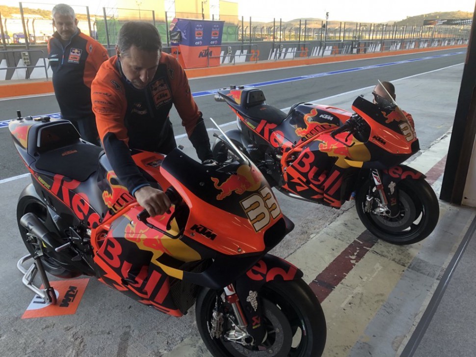 Новый KTM RC16 (2020) для Брада Биндера - готов к тестам! Новый KTM RC16 (2020) для Брада Биндера - готов к тестам!