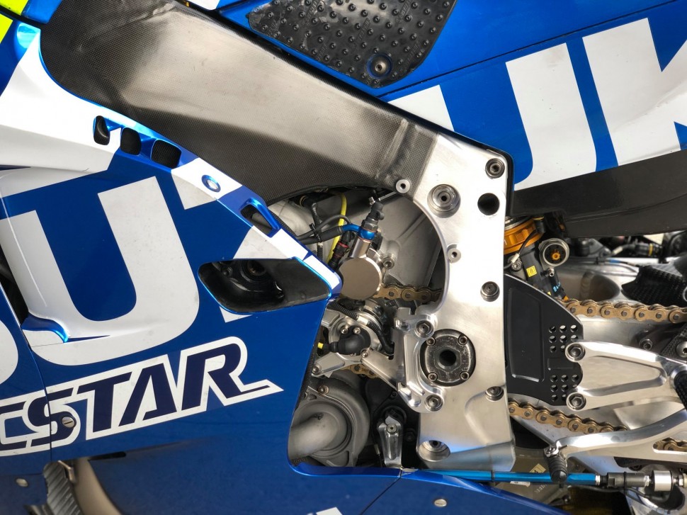 Немного bikeporn: Suzuki GSX-RR 2020 на тестах в Хересе Немного bikeporn: Suzuki GSX-RR 2020 на тестах в Хересе