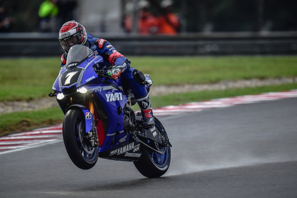 YART Yamaha выходит в лидеры Sepang 8 Hours YART Yamaha выходит в лидеры Sepang 8 Hours