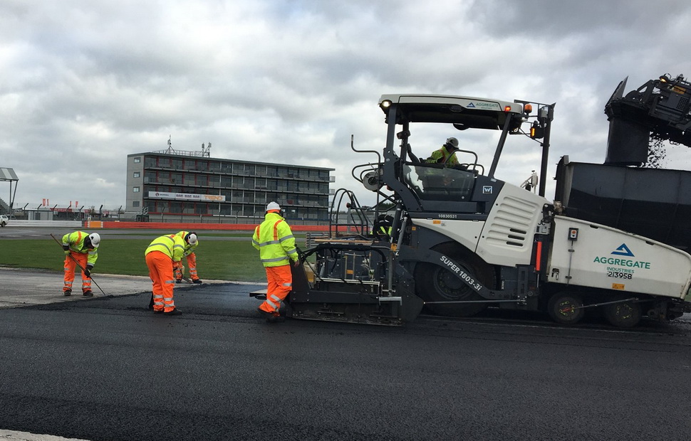 Работа Aggregate на Silverstone Circuit Работа Aggregate на Silverstone Circuit