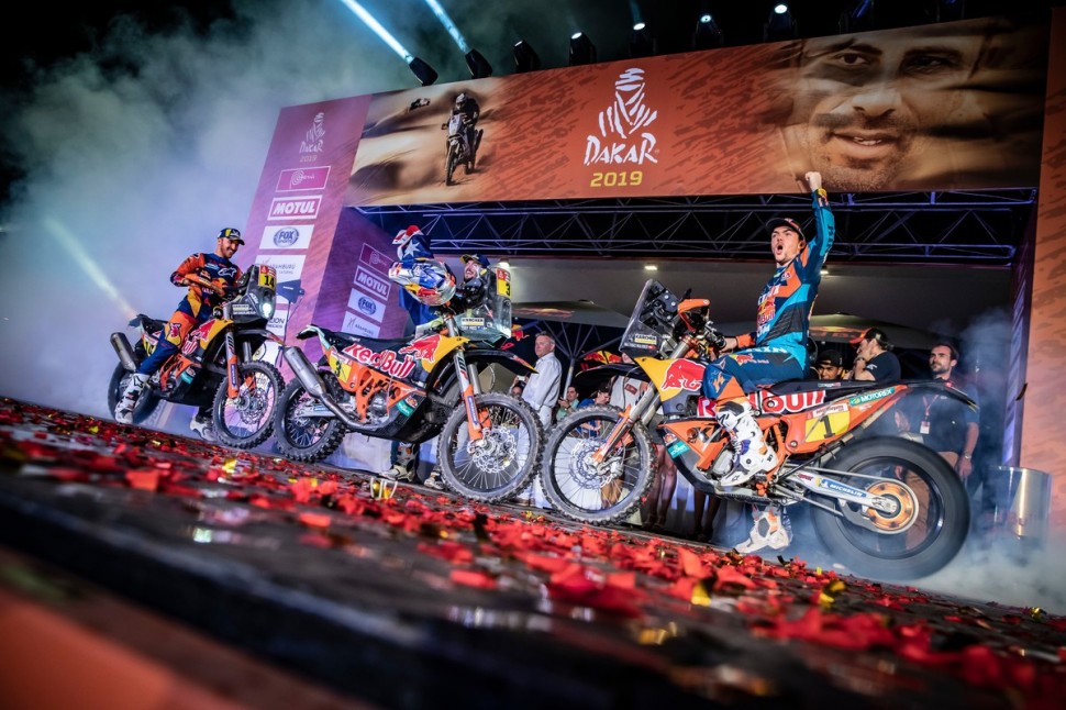 Тоби Прайс принес KTM Factory Rally Team 18-ю победу на Дакаре подряд в прошлом году Тоби Прайс принес KTM Factory Rally Team 18-ю победу на Дакаре подряд в прошлом году