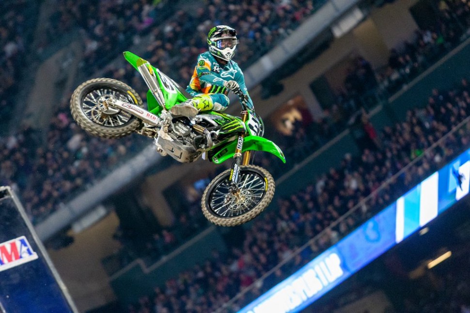 Элай Томак выигрывает Anaheim 2 в 450SX Элай Томак выигрывает Anaheim 2 в 450SX