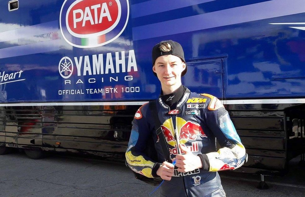 Никита Калинин показал высокий потенциал на тестах WorldSSP300 и был взят в заводскую команду Yamaha bLU cRU Никита Калинин показал высокий потенциал на тестах WorldSSP300 и был взят в заводскую команду Yamaha bLU cRU