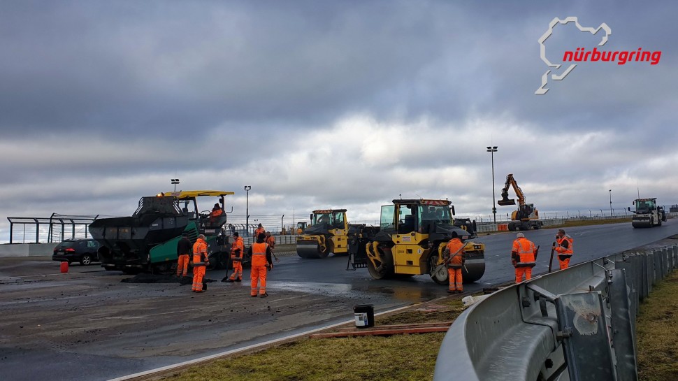 На Nurburgring начались работы по укладке нового асфальта На Nurburgring начались работы по укладке нового асфальта