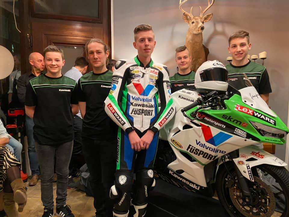 Юниорская команда SKM Racing в IDM Supersport 300 Юниорская команда SKM Racing в IDM Supersport 300