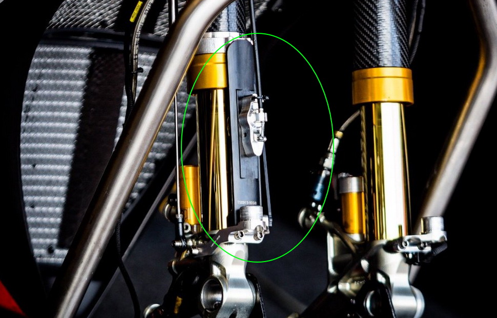 Фиксатор для holeshot device на Aprilia RS-GP Фиксатор для holeshot device на Aprilia RS-GP