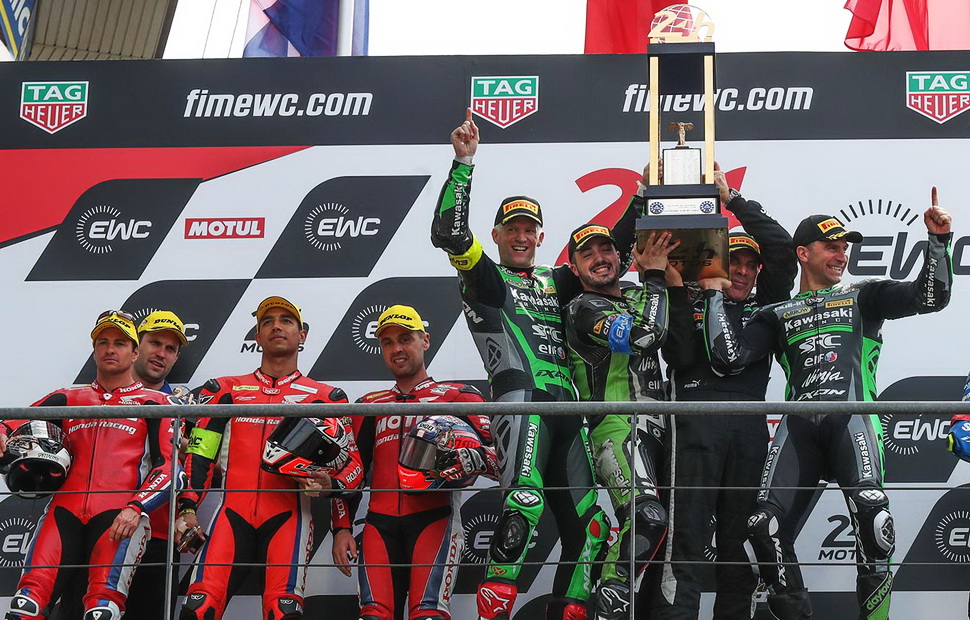 SRC Kawasaki и F.C.C. TSR Honda - традиционные конкуренты в Ле Мане SRC Kawasaki и F.C.C. TSR Honda - традиционные конкуренты в Ле Мане