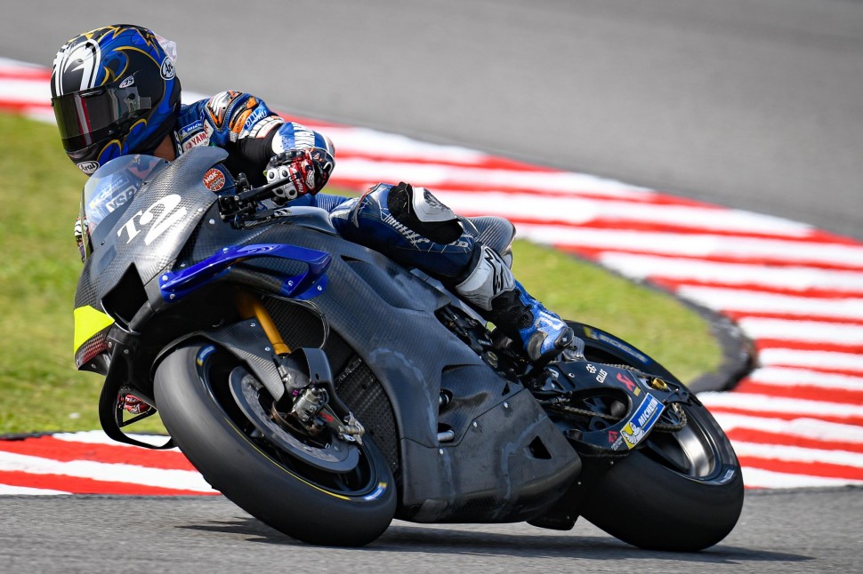 Катсуаки Накасуга, тест-пилот Yamaha тоже работал сегодня на треке Катсуаки Накасуга, тест-пилот Yamaha тоже работал сегодня на треке