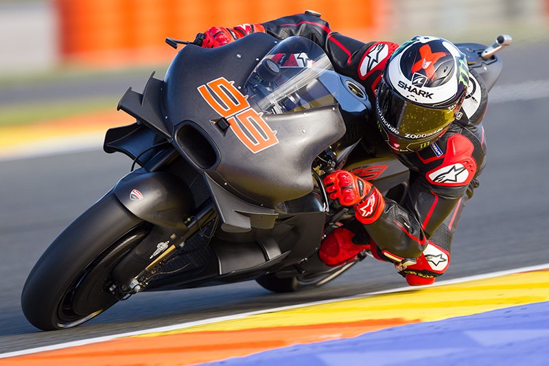 Игры с аэродинамикой: тесты IRTA MotoGP в Валенсии, 2016 год Игры с аэродинамикой: тесты IRTA MotoGP в Валенсии, 2016 год