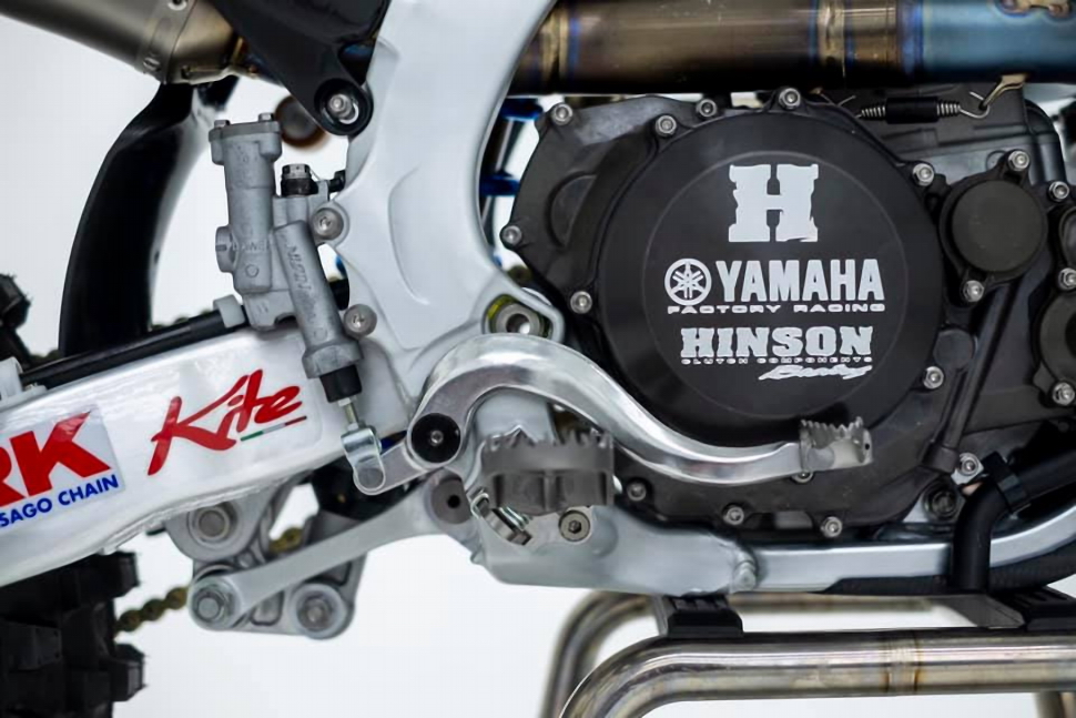 Некоторые элементы заводского Yamaha YZ450FM (2020) изготовлены эксклюзивно Некоторые элементы заводского Yamaha YZ450FM (2020) изготовлены эксклюзивно