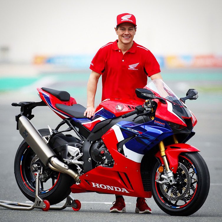 Доминик Эгертер стал новым официальным тест-пилотом и разработчиком Honda Fireblade CBR1000RR-R Доминик Эгертер стал новым официальным тест-пилотом и разработчиком Honda Fireblade CBR1000RR-R