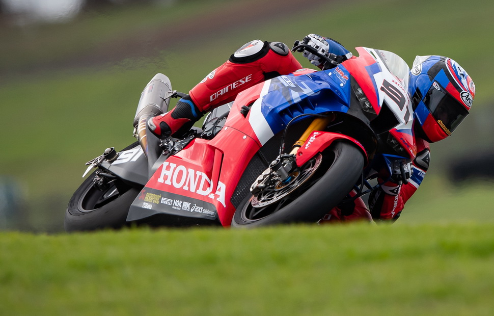Леон Хезлам на Honda CBR1000RR-R Fireblade SP стабильно быстр с первой же сессии Леон Хезлам на Honda CBR1000RR-R Fireblade SP стабильно быстр с первой же сессии