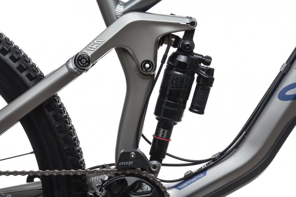 Амортизатор RockShox со встроенным локаутом с приводом от клавиш на руле Амортизатор RockShox со встроенным локаутом с приводом от клавиш на руле