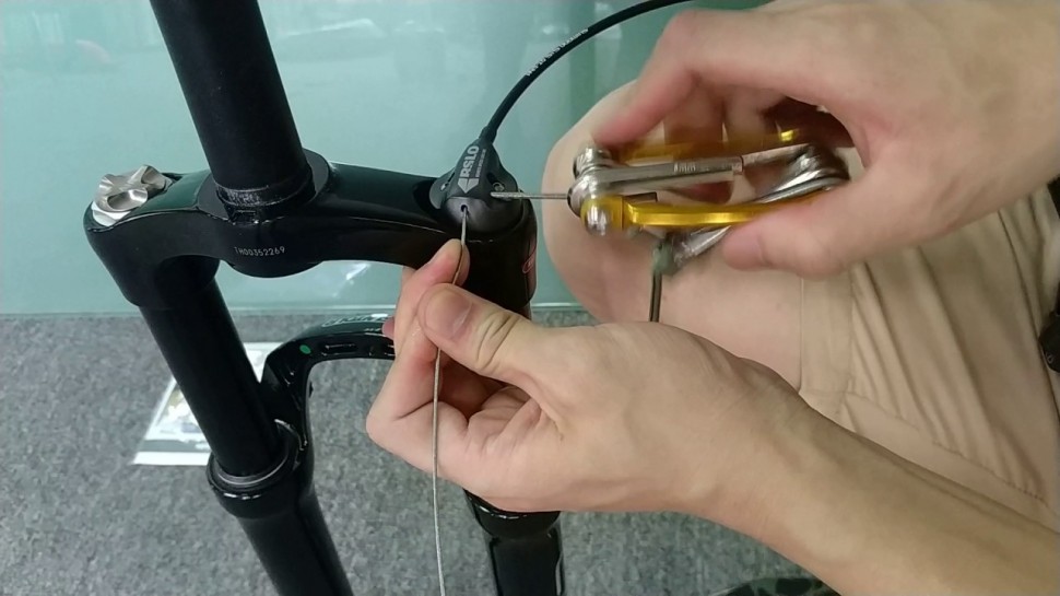 Установка локаута Suntour на вилку велосипеда Установка локаута Suntour на вилку велосипеда