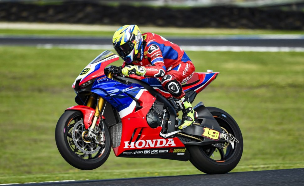 Альваро Баутиста на тестах в Phillip Island разогнался до 322.5 км/ч Альваро Баутиста на тестах в Phillip Island разогнался до 322.5 км/ч