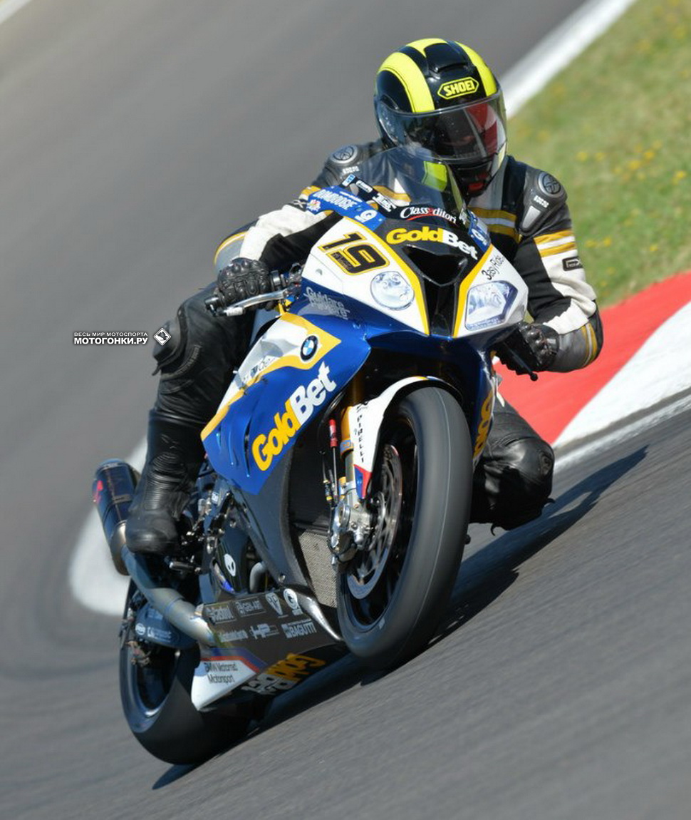 Автор материала на тестах в Имоле в седле BMW Motorrad Motorsport S 1000 RR SBK Чаза Девиса Автор материала на тестах в Имоле в седле BMW Motorrad Motorsport S 1000 RR SBK Чаза Девиса