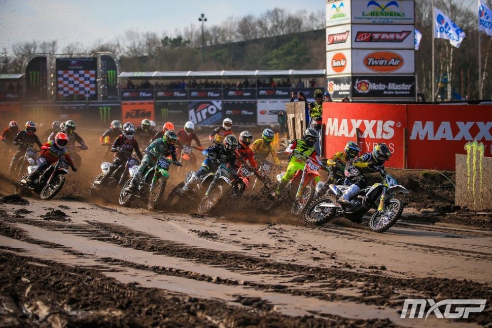 Старт 1-го заезда EMX250 в Валькенсварде Старт 1-го заезда EMX250 в Валькенсварде