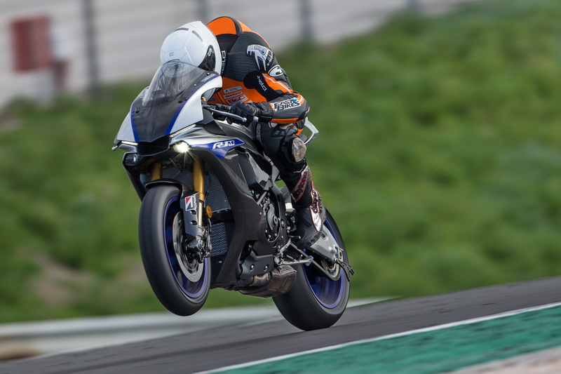 Yamaha YZF-R1M - очень хорошо управляемая ракета Yamaha YZF-R1M - очень хорошо управляемая ракета