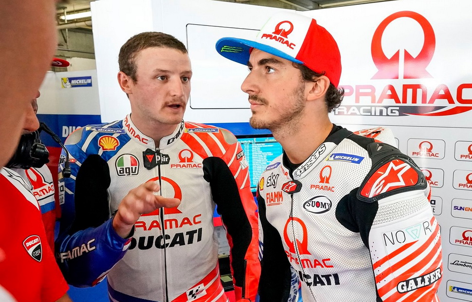 Кого из двух пилотов Pramac оставит - Миллера или Баньяю? Пока неизвестно. Кого из двух пилотов Pramac оставит - Миллера или Баньяю? Пока неизвестно.