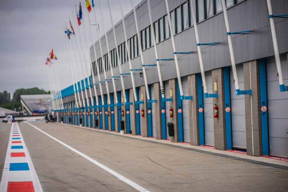 TT Circuit Assen сразу отказался от гонок без зрителей TT Circuit Assen сразу отказался от гонок без зрителей