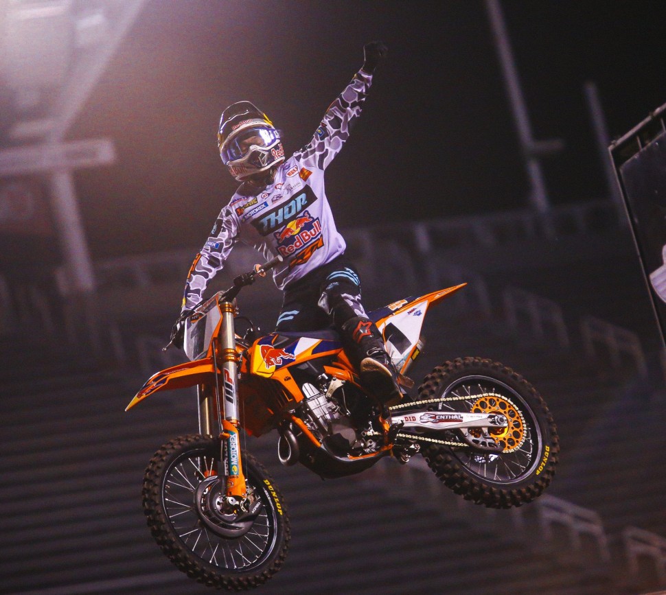 Купер Уэбб взял победу в Main Event 450SX 12-го этапа AMA Supercross Купер Уэбб взял победу в Main Event 450SX 12-го этапа AMA Supercross