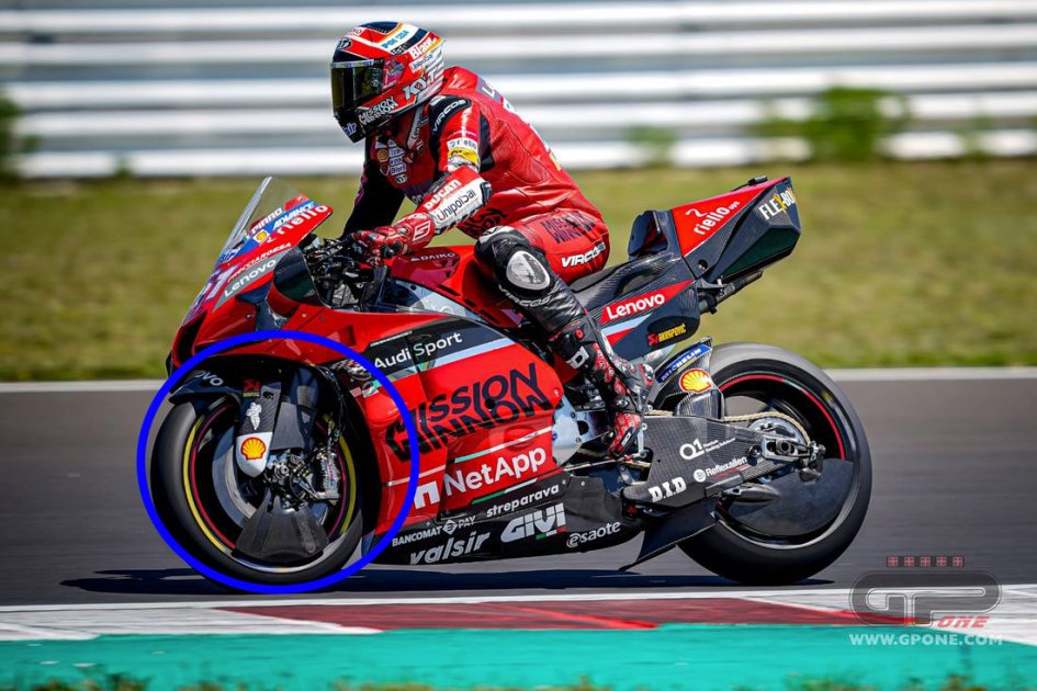 Ducati Desmosedici GP20 с новым аэродинамическим дефлектором, фото GPone Ducati Desmosedici GP20 с новым аэродинамическим дефлектором, фото GPone