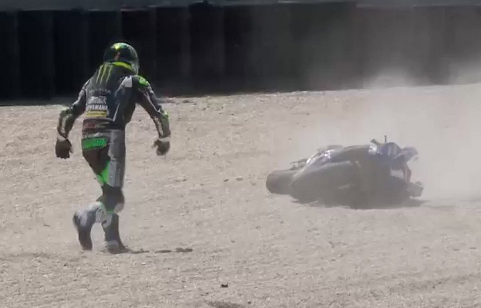 Камерон Бобье упал во второй гонке на Road America 2 Камерон Бобье упал во второй гонке на Road America 2