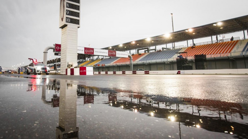 Катарский кризис: вода отказалась уходить с Losail International Circuit накануне Гран-При Катара Катарский кризис: вода отказалась уходить с Losail International Circuit накануне Гран-При Катара