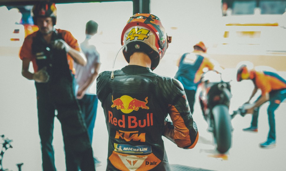 Пол Эспаргаро покинет KTM Factory Racing в конце 2020 года Пол Эспаргаро покинет KTM Factory Racing в конце 2020 года