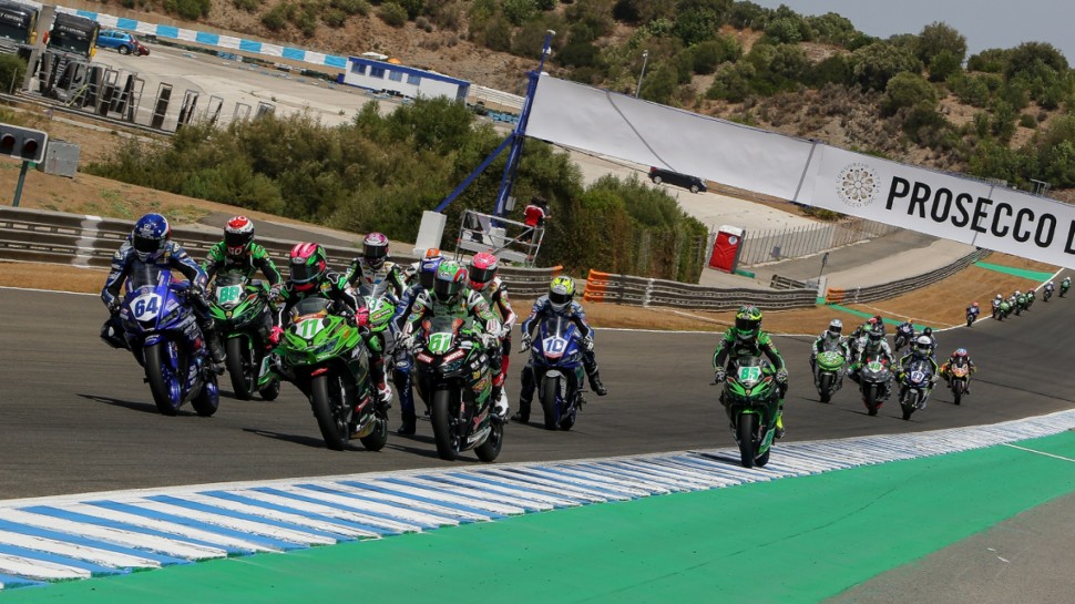 Первый круг воскресной гонки World Supersport 300 Первый круг воскресной гонки World Supersport 300
